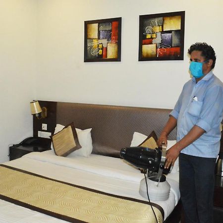 Madhav Muskan Residency Mathura Esterno foto
