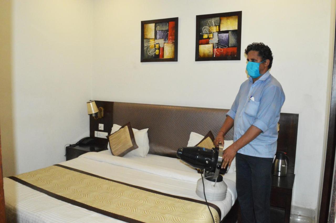 Madhav Muskan Residency Mathura Esterno foto