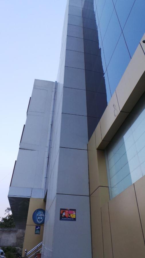 Madhav Muskan Residency Mathura Esterno foto