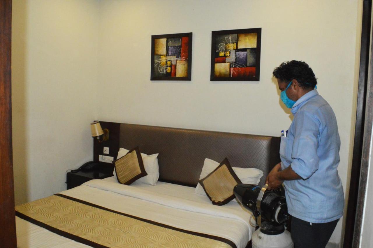 Madhav Muskan Residency Mathura Esterno foto