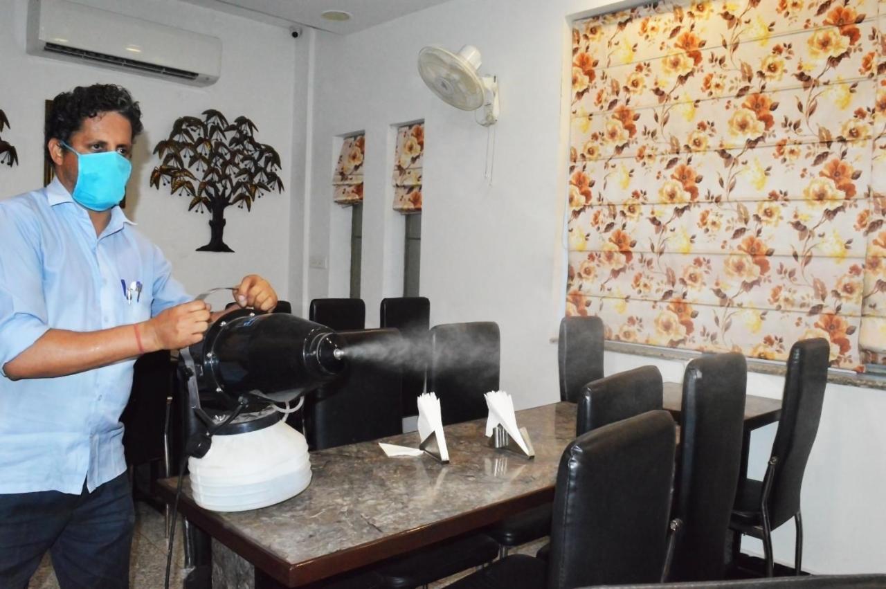 Madhav Muskan Residency Mathura Esterno foto