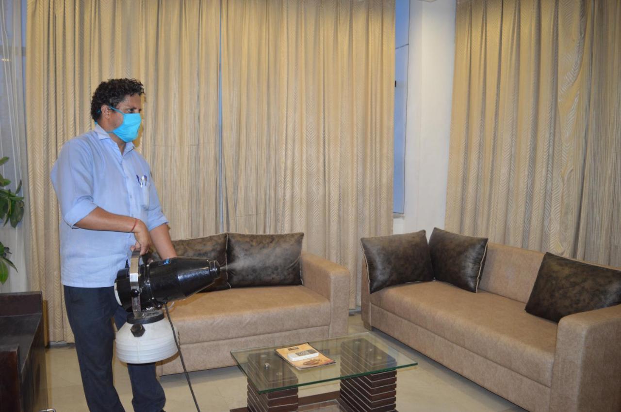 Madhav Muskan Residency Mathura Esterno foto