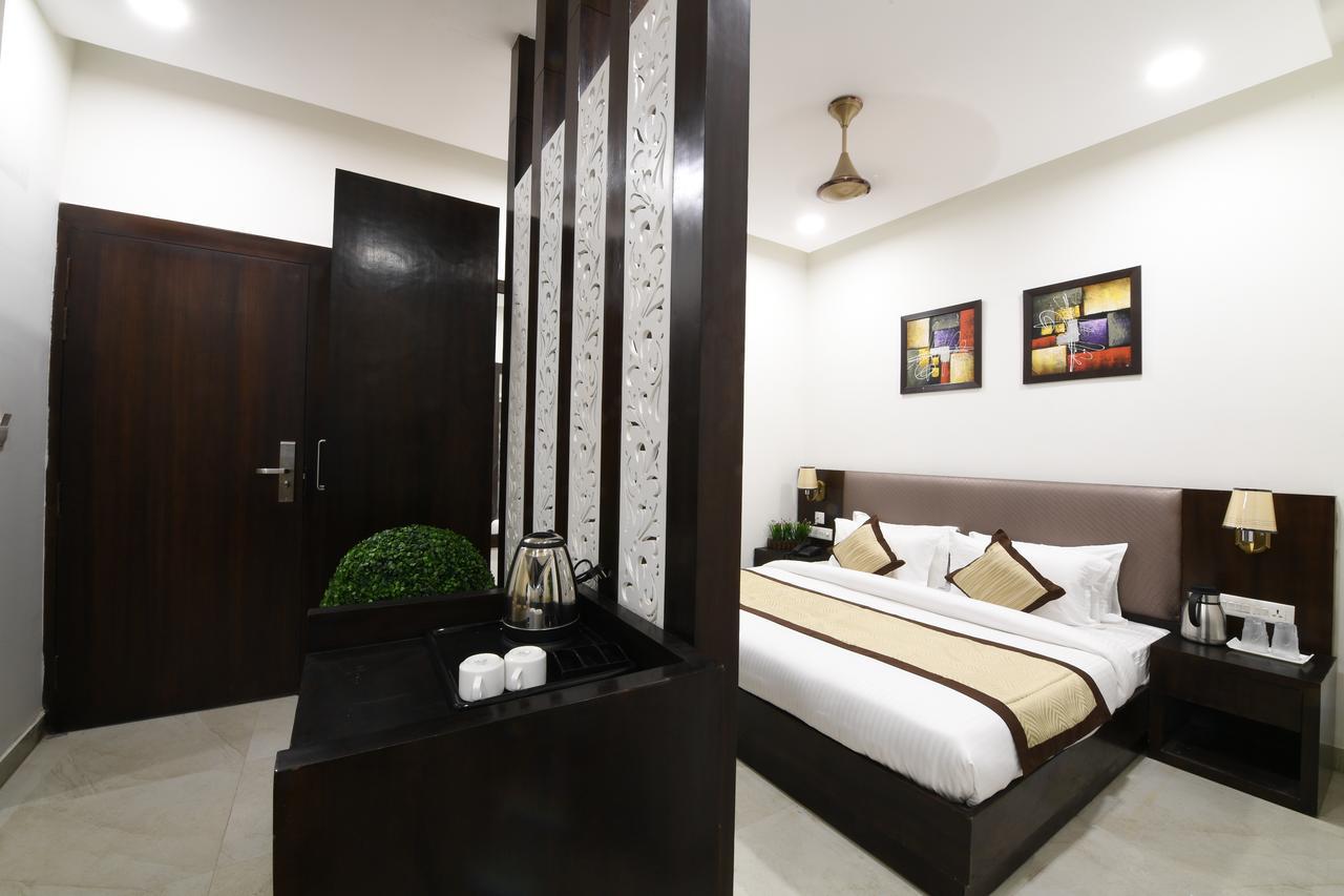 Madhav Muskan Residency Mathura Esterno foto