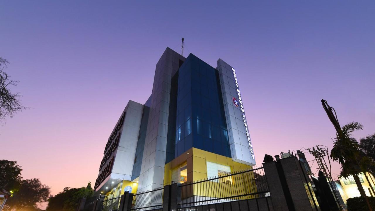 Madhav Muskan Residency Mathura Esterno foto