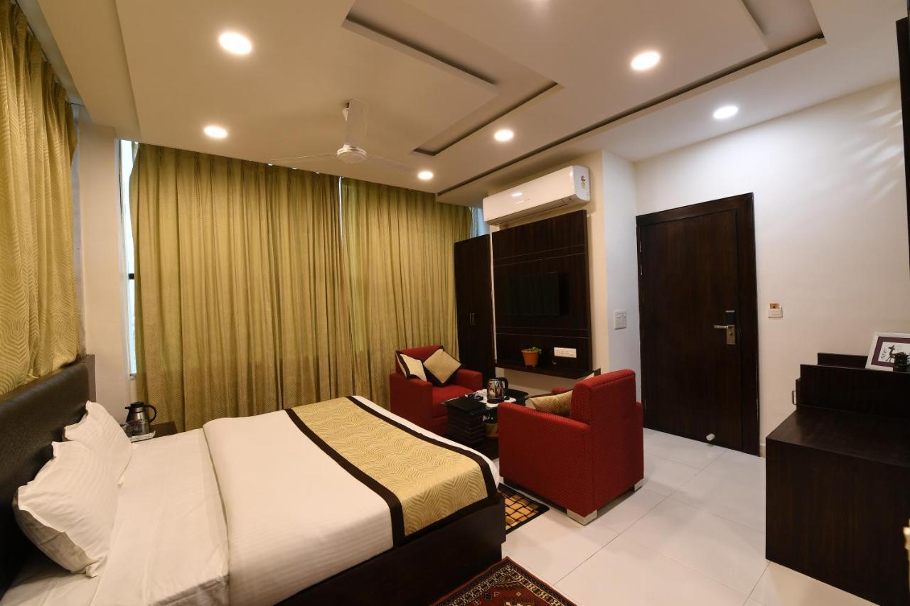 Madhav Muskan Residency Mathura Esterno foto